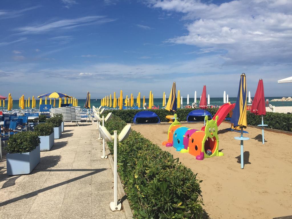 Hotel Marina Fano Luaran gambar